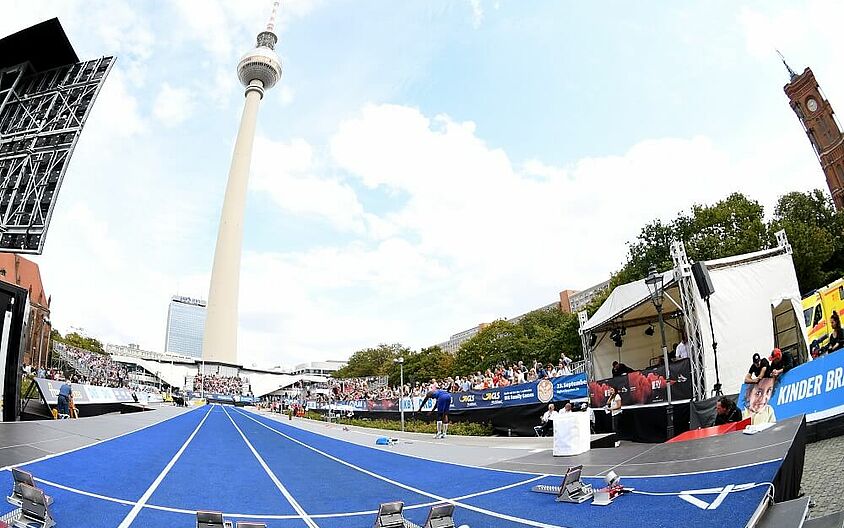 Track & Field Event "Berlin fliegt" at the Alexander Square (Image: Benjamin Heller)